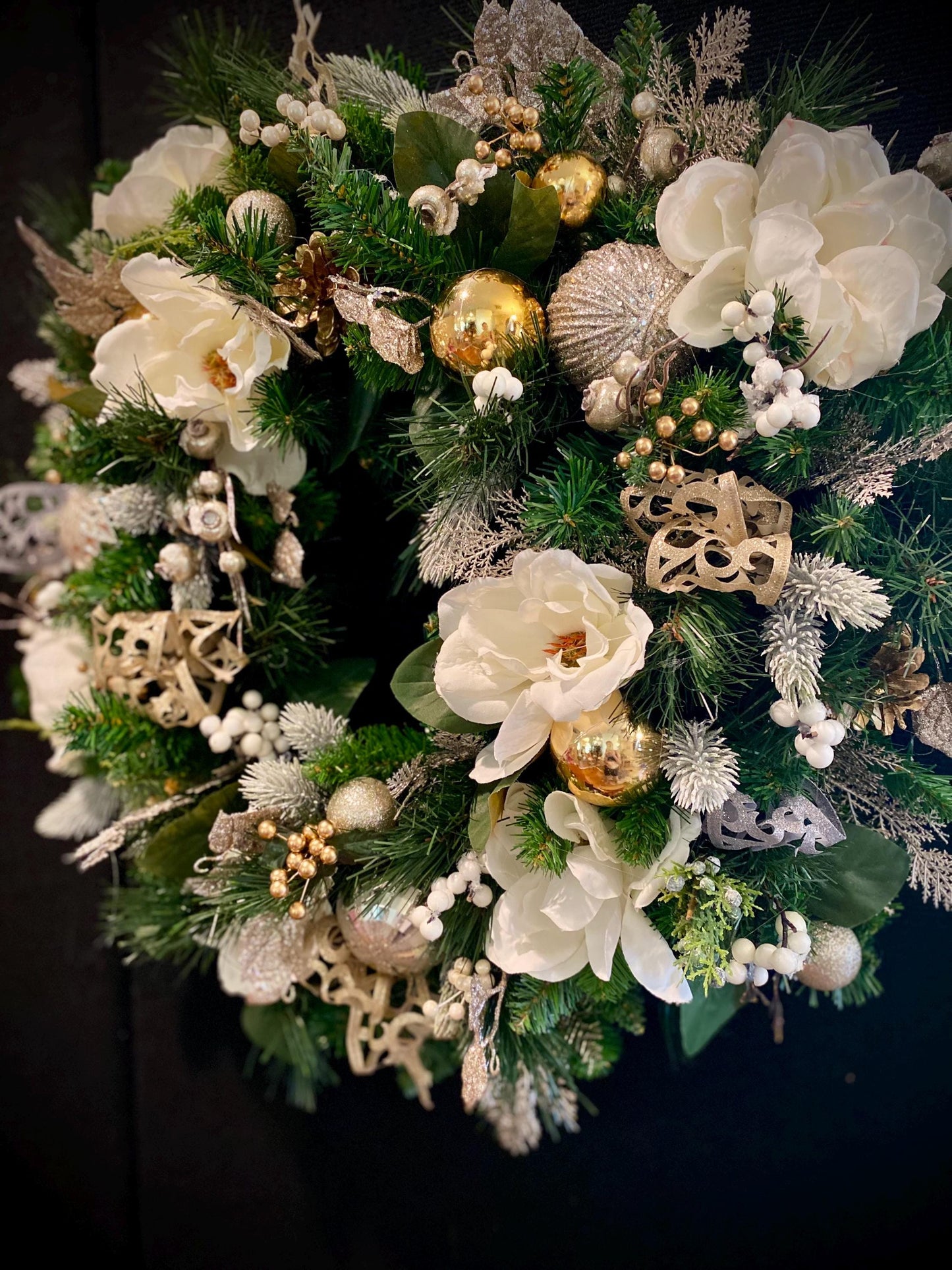 White Magnolia Christmas Wreath with cordless light and automatic 6/18 hours timer