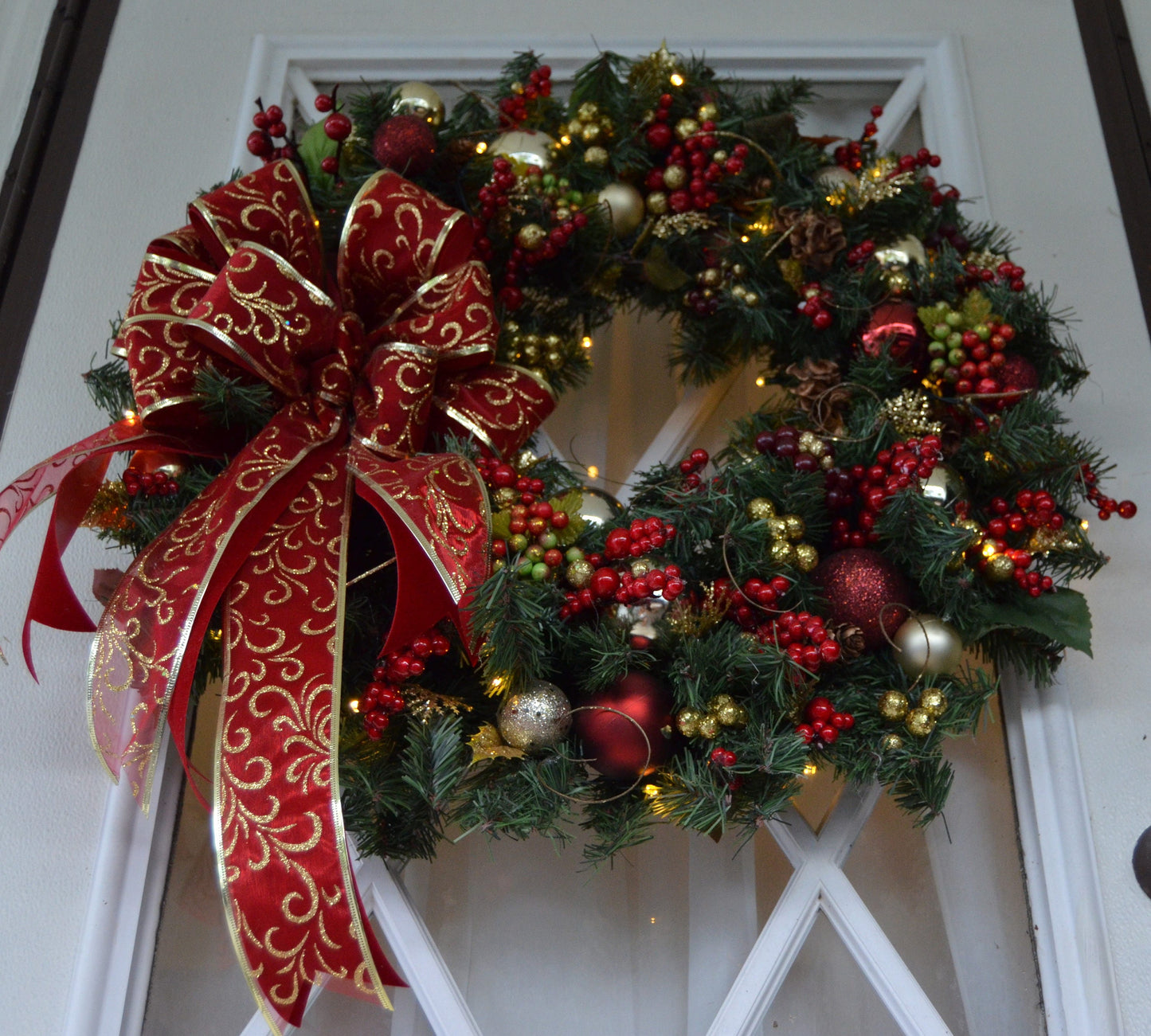 Pre-Lit Red Holiday Wreath with Berries and Bow, Cordless LED Decor