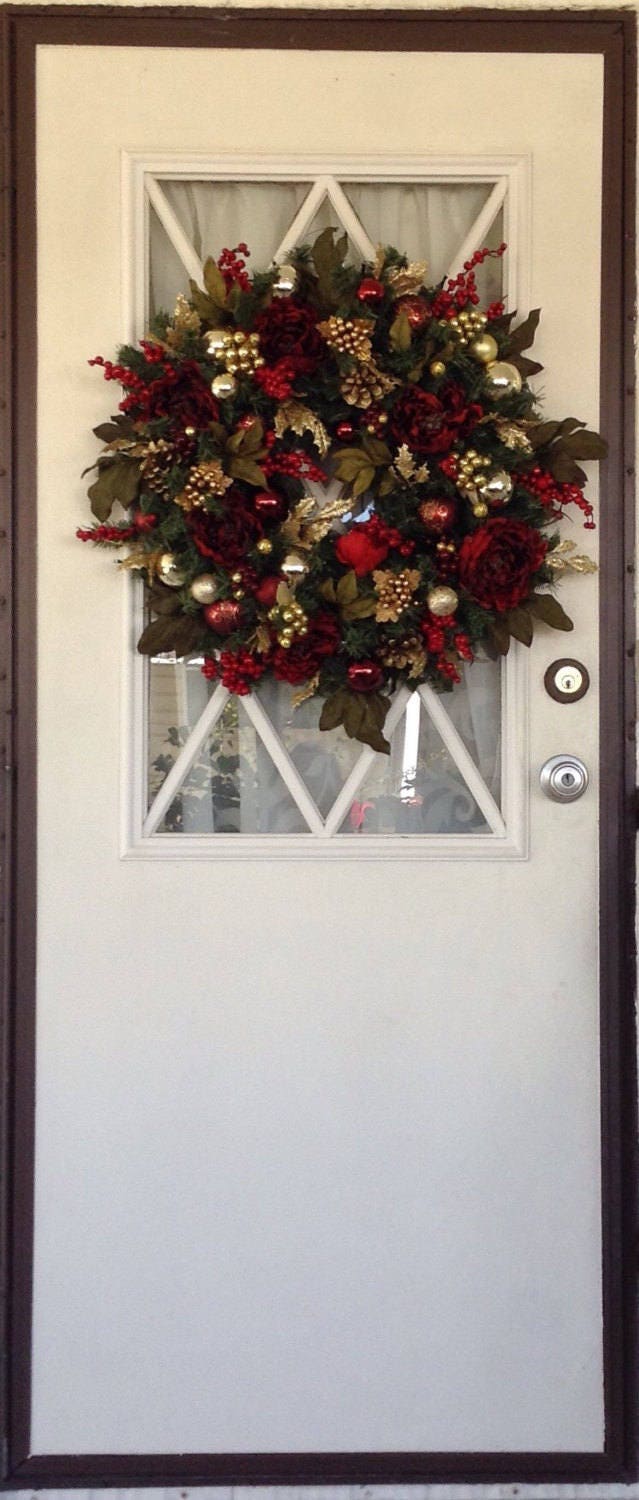 Red Peony Christmas Wreath, 24 Inch LED Lighted Cordless Wreath