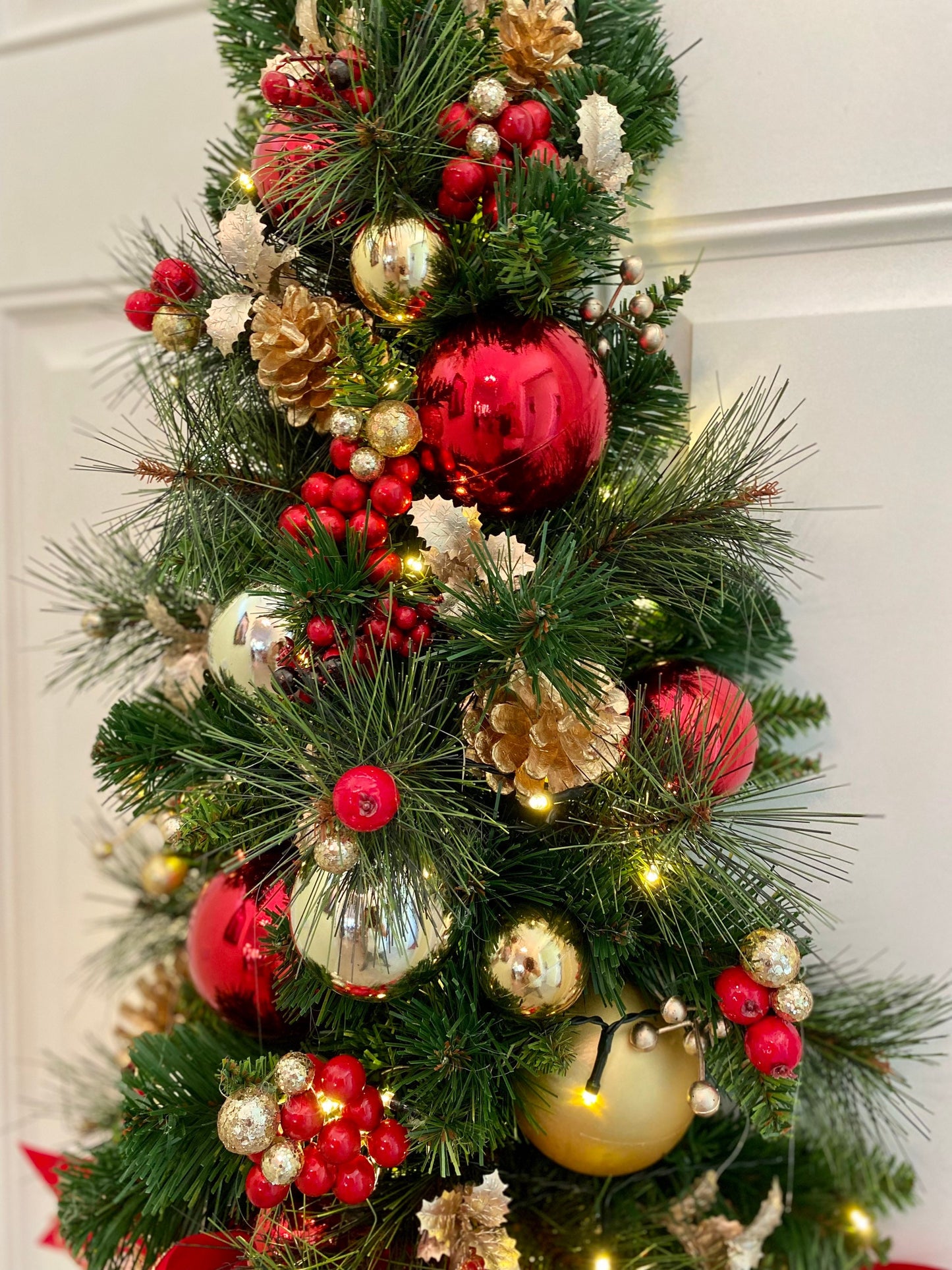 Christmas Wall Tree, Holiday Decor, "Simmering Feather" Cordless Light with Timer. Free Shippings