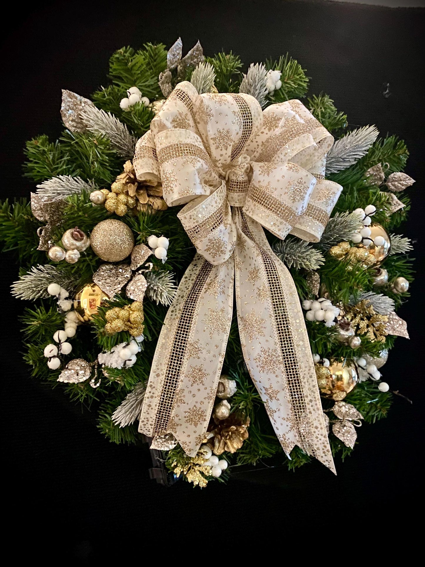 Champagne Christmas Wreath, LED, Snowflake Ribbon
