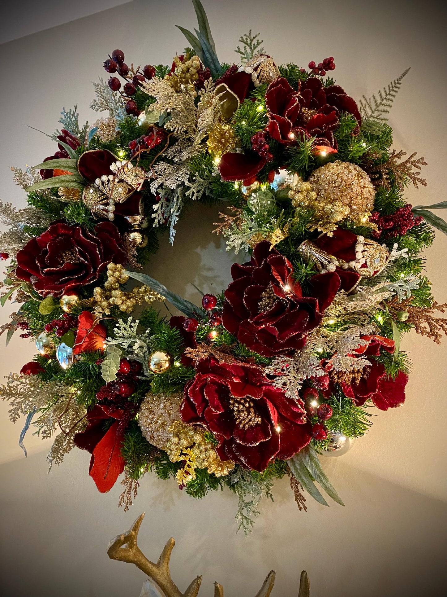Signature Design, 3 pc set .   Stunning “Pinot Noir Magnolia”  Wreath,Garland and Center Piece,  Cordless LED light with Automatic Timer,