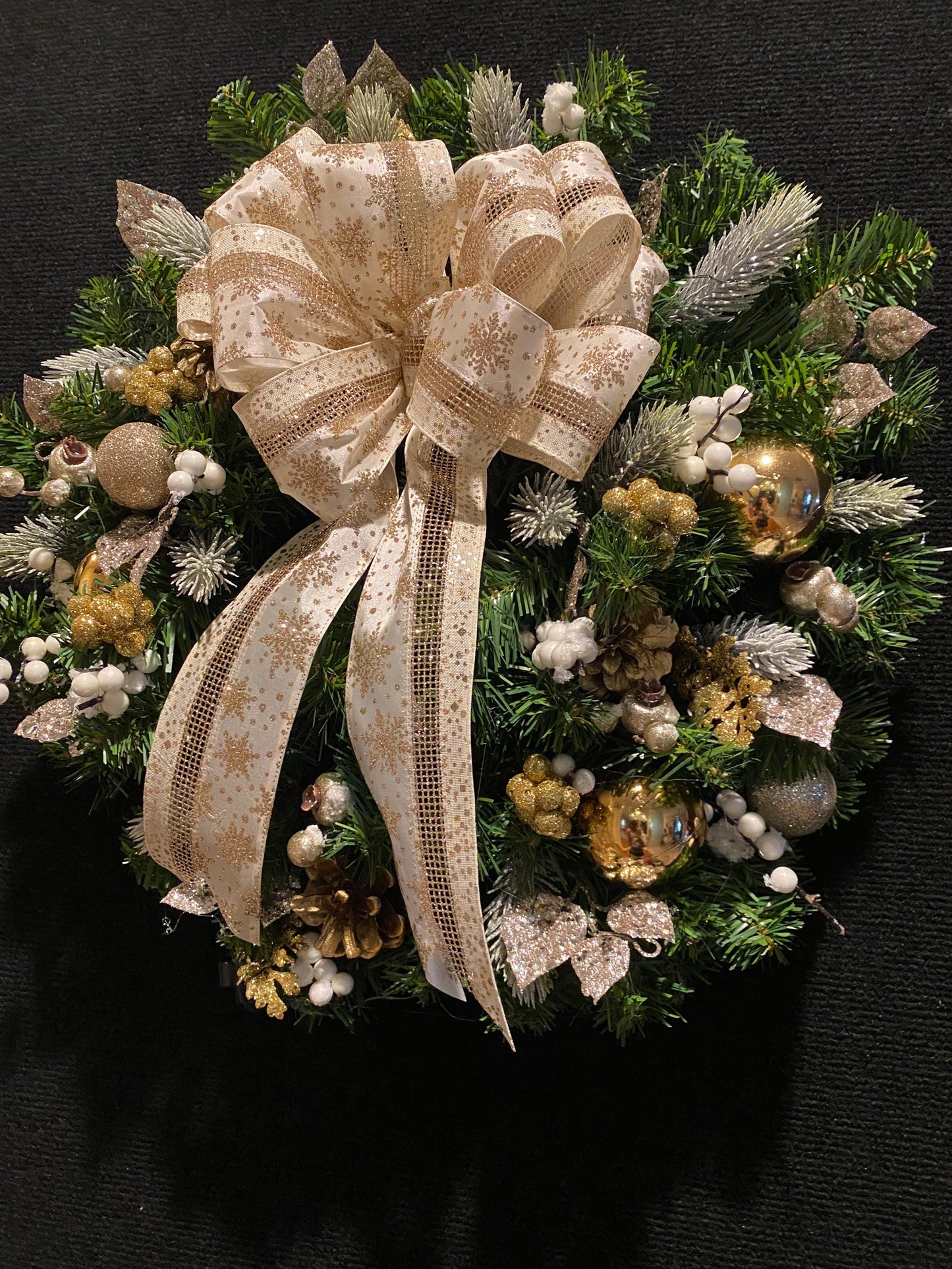 Champagne Christmas Wreath, LED, Snowflake Ribbon