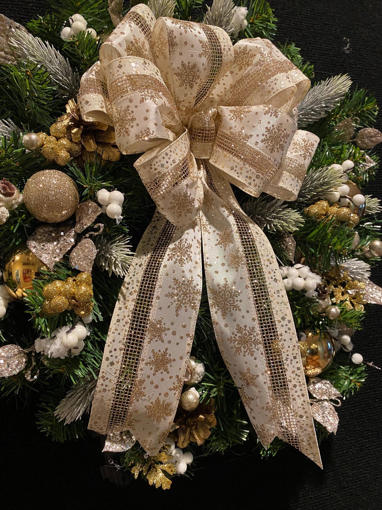 Champagne Christmas Wreath, LED, Snowflake Ribbon