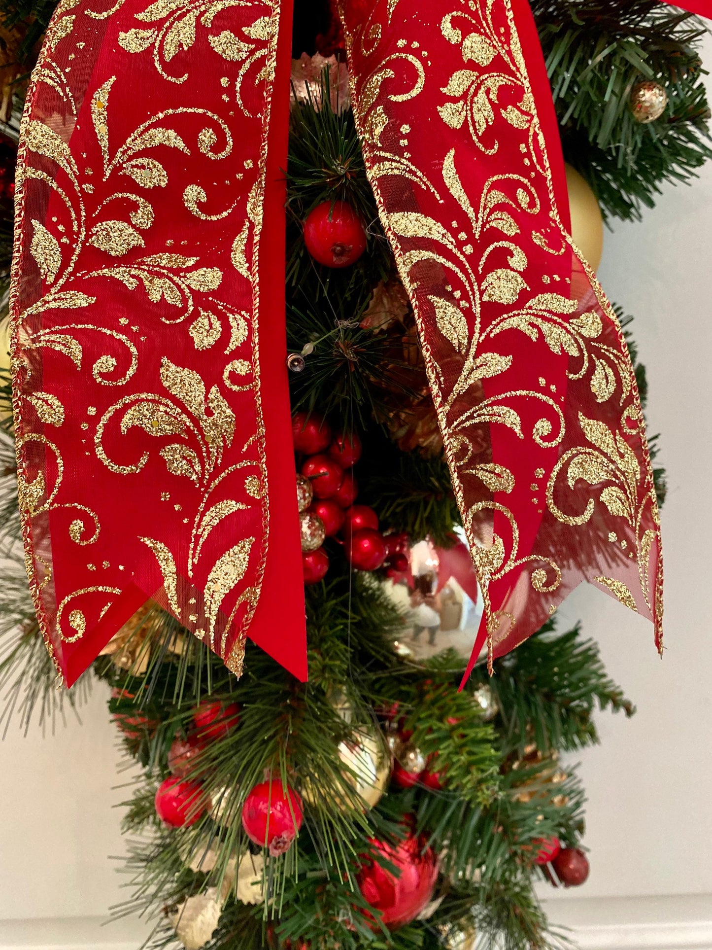 Pre-Lit Christmas Teardrop Swag, Red & Gold Ribbon, Cordless Decor