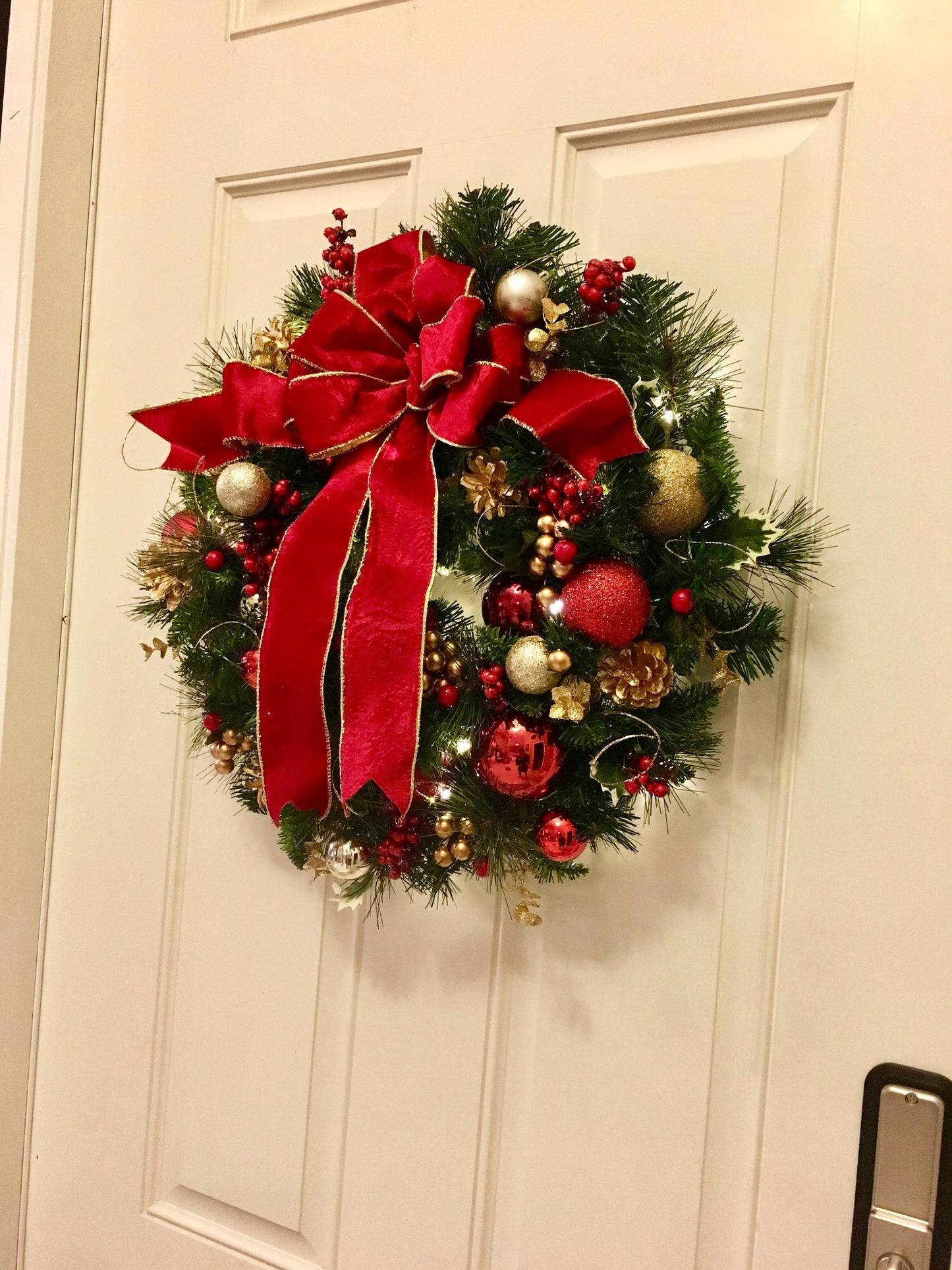 Pre-Lit Christmas Wreath, Red Velvet Bow, 48 LED, Timer