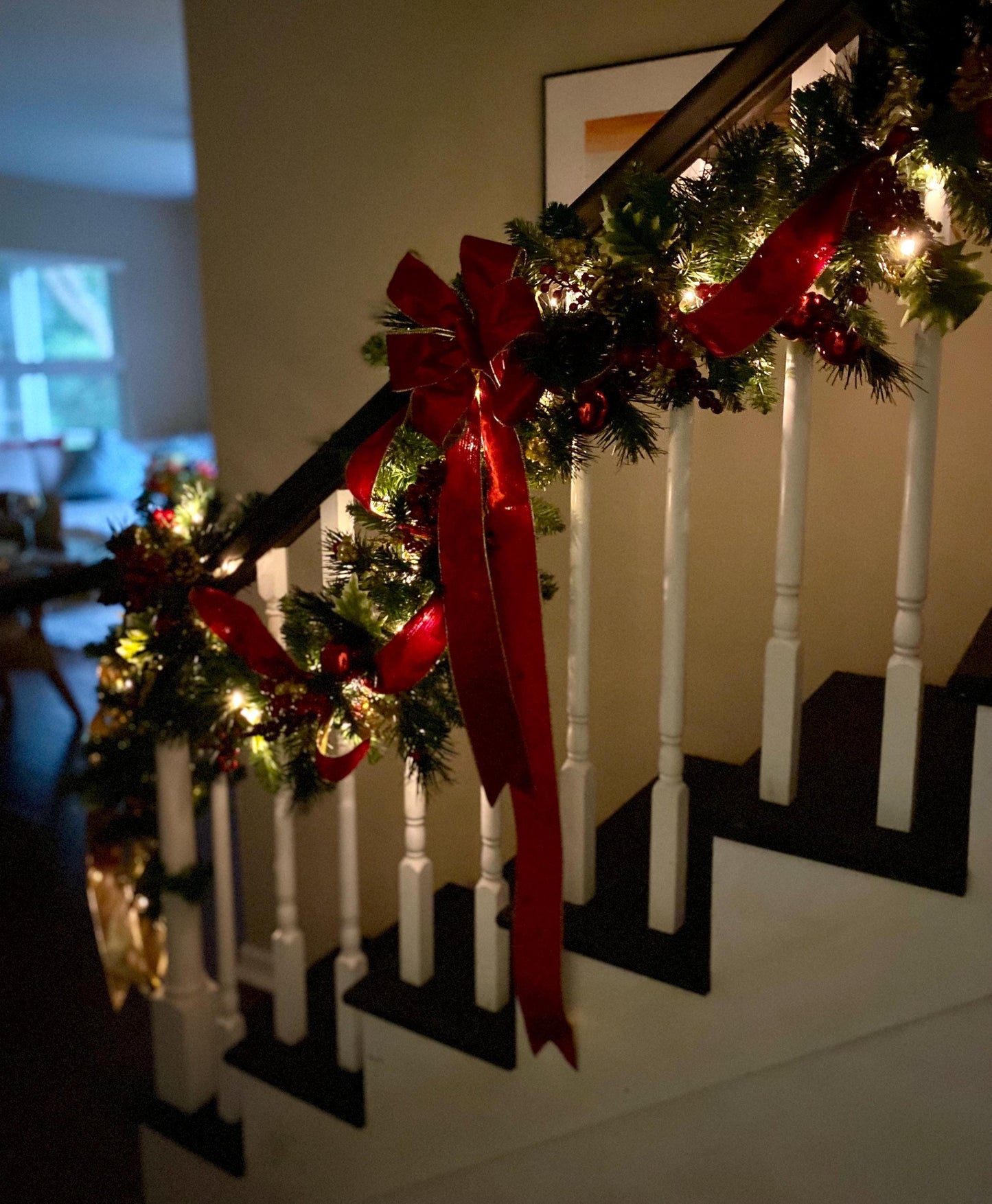 Staircase Christmas Garland, Red Velvet Ribbon, Cordless with LED Lights