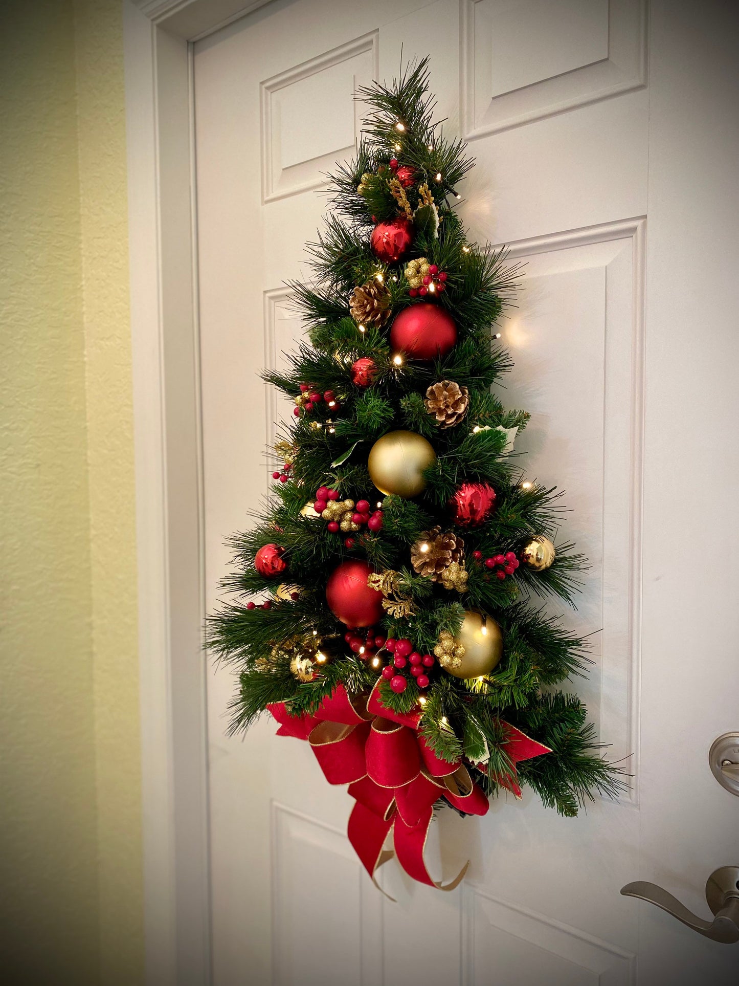 Large Christmas Teardrop Swag, Red Velvet Ribbon, Cordless Lit Wall Tree