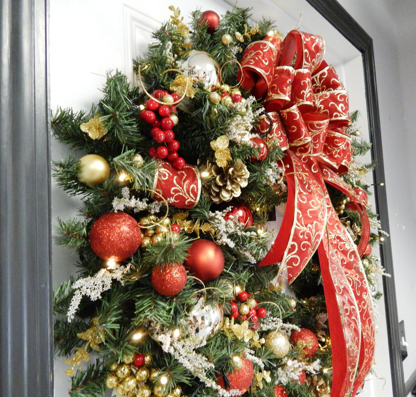 XL 36" Christmas Wreath, Lighted Wreath, Red Wreath, Cordless Wreath, Holiday Wreath,  Free Shippings.