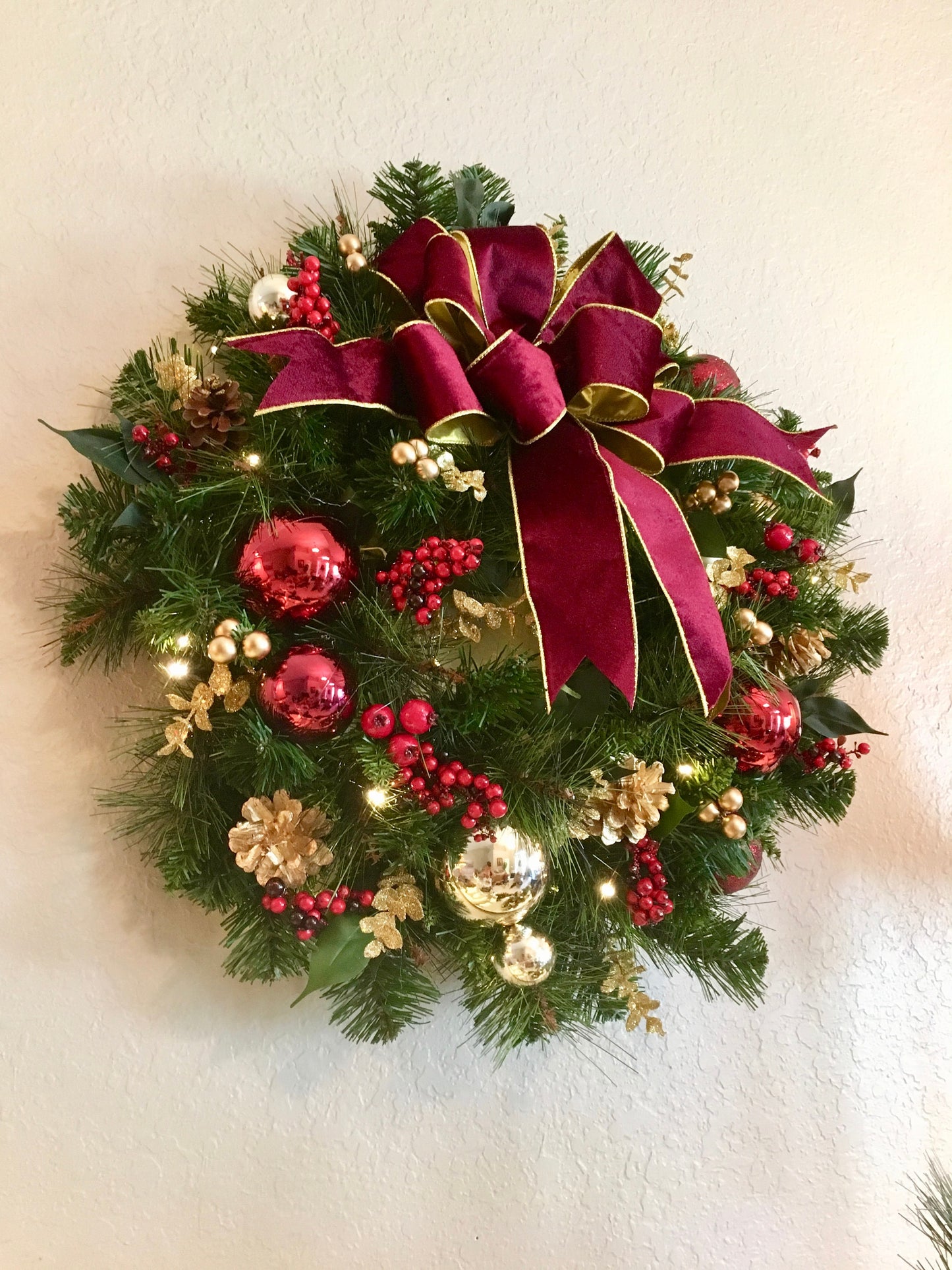 Elegant Burgundy Christmas Wreath, Cordless, LED light,  Timer Option, Battery Operated, Free Shippngs.