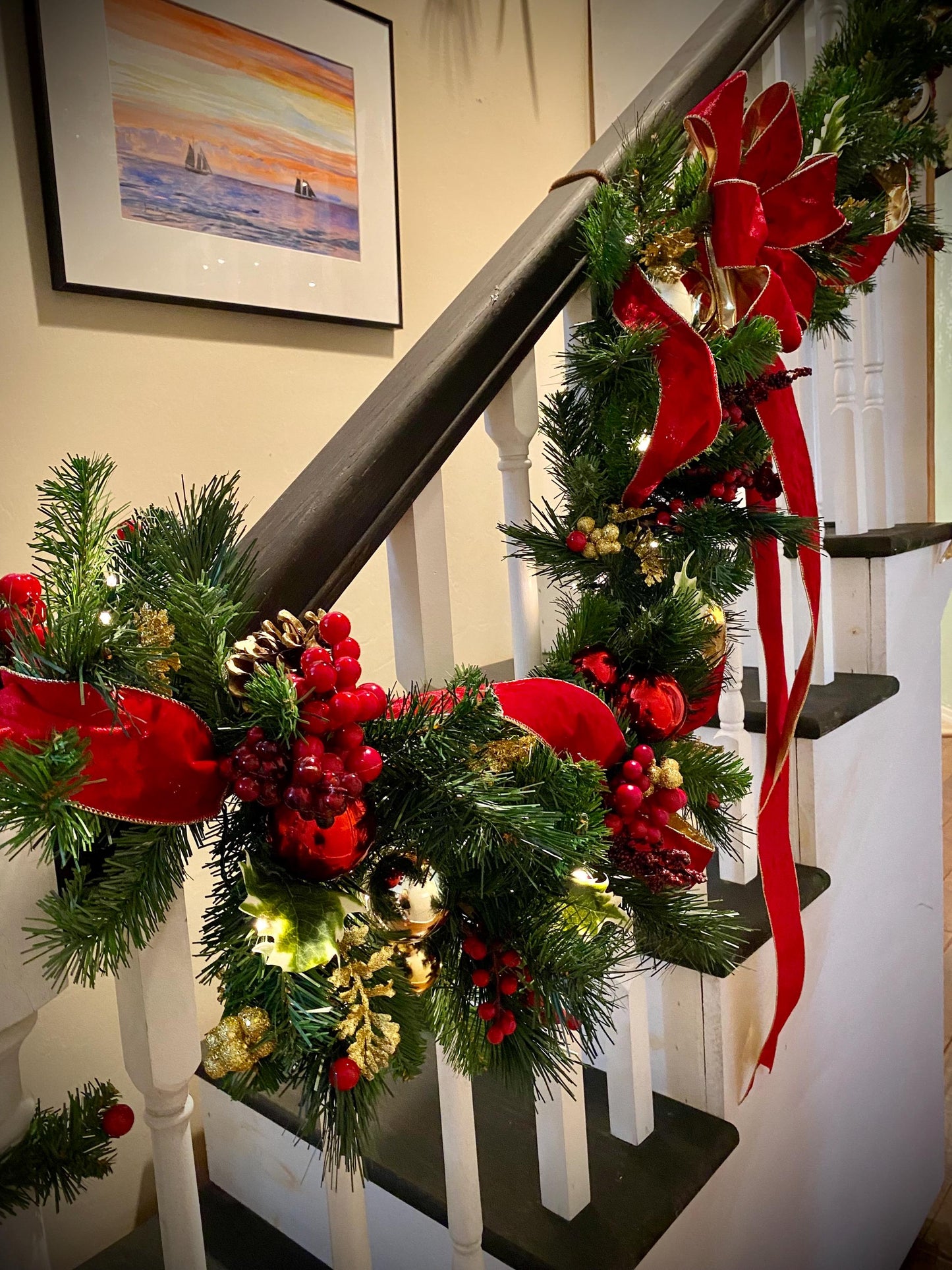 Staircase Christmas Garland, Red Velvet Ribbon, Cordless with LED Lights