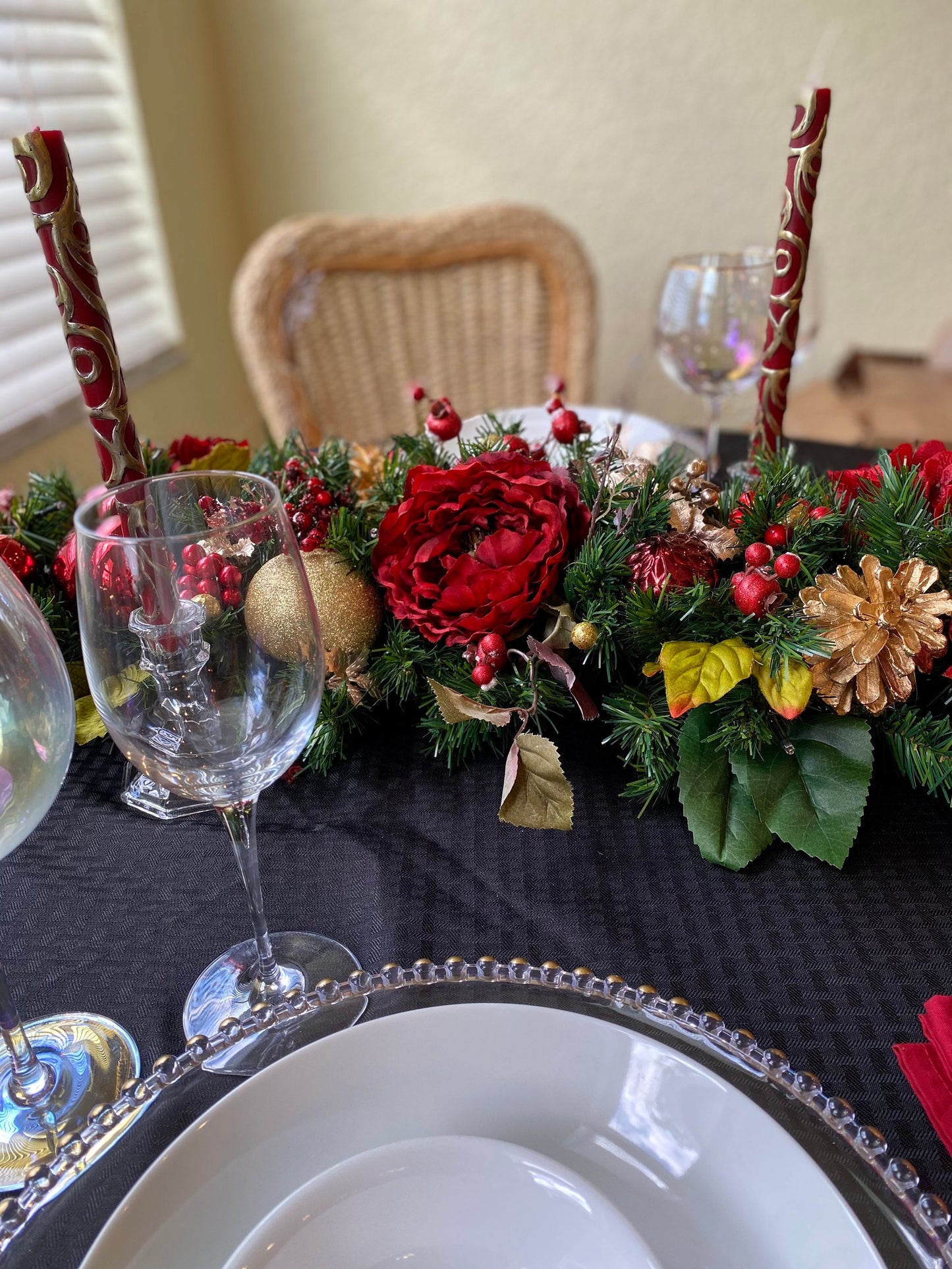 Peony Holiday Table Runner with Lights: Festive Centerpiece (36”)