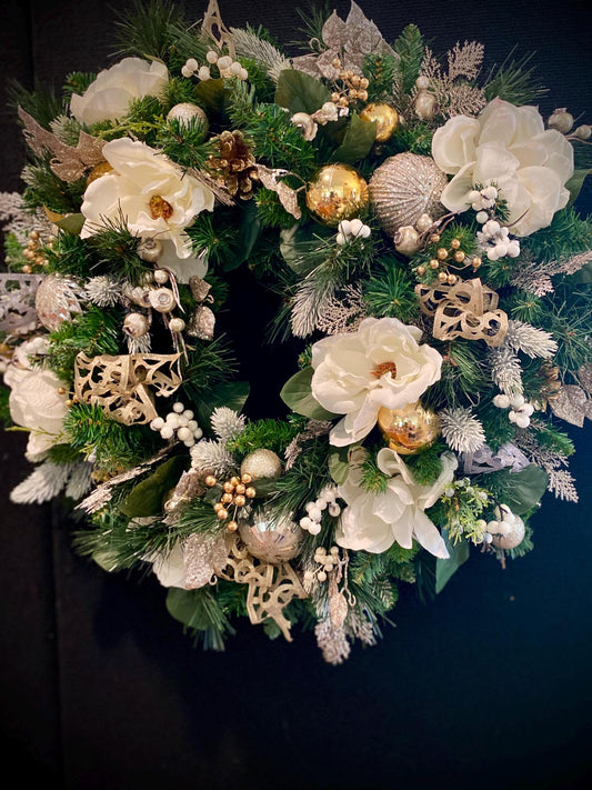 White Magnolia Christmas Wreath with cordless light and automatic 6/18 hours timer