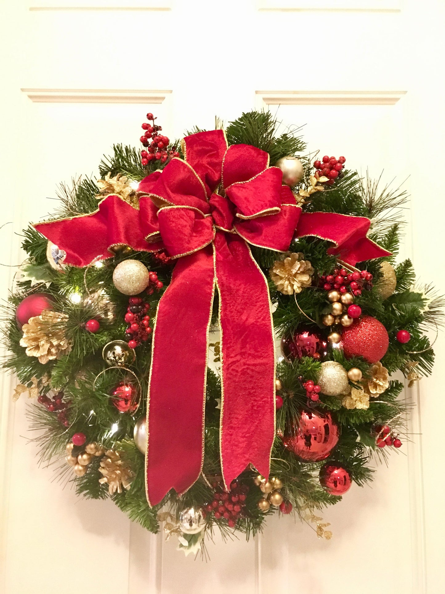 Pre-Lit Christmas Wreath, Red Velvet Bow, 48 LED, Timer