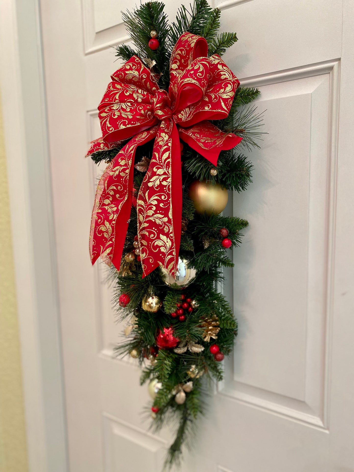 Pre-Lit Christmas Teardrop Swag, Red & Gold Ribbon, Cordless Decor