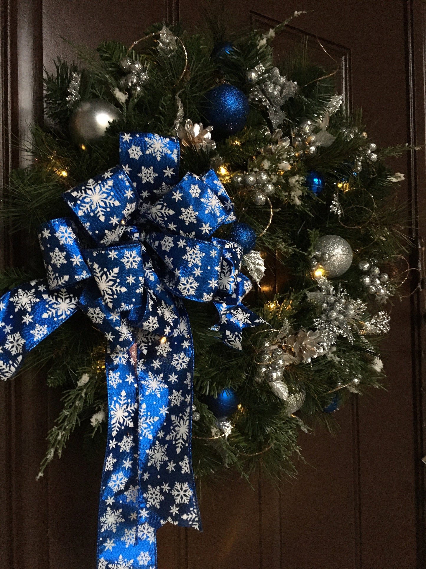 Blue  Snow flakes Christmas wreath pre lit  with timer option