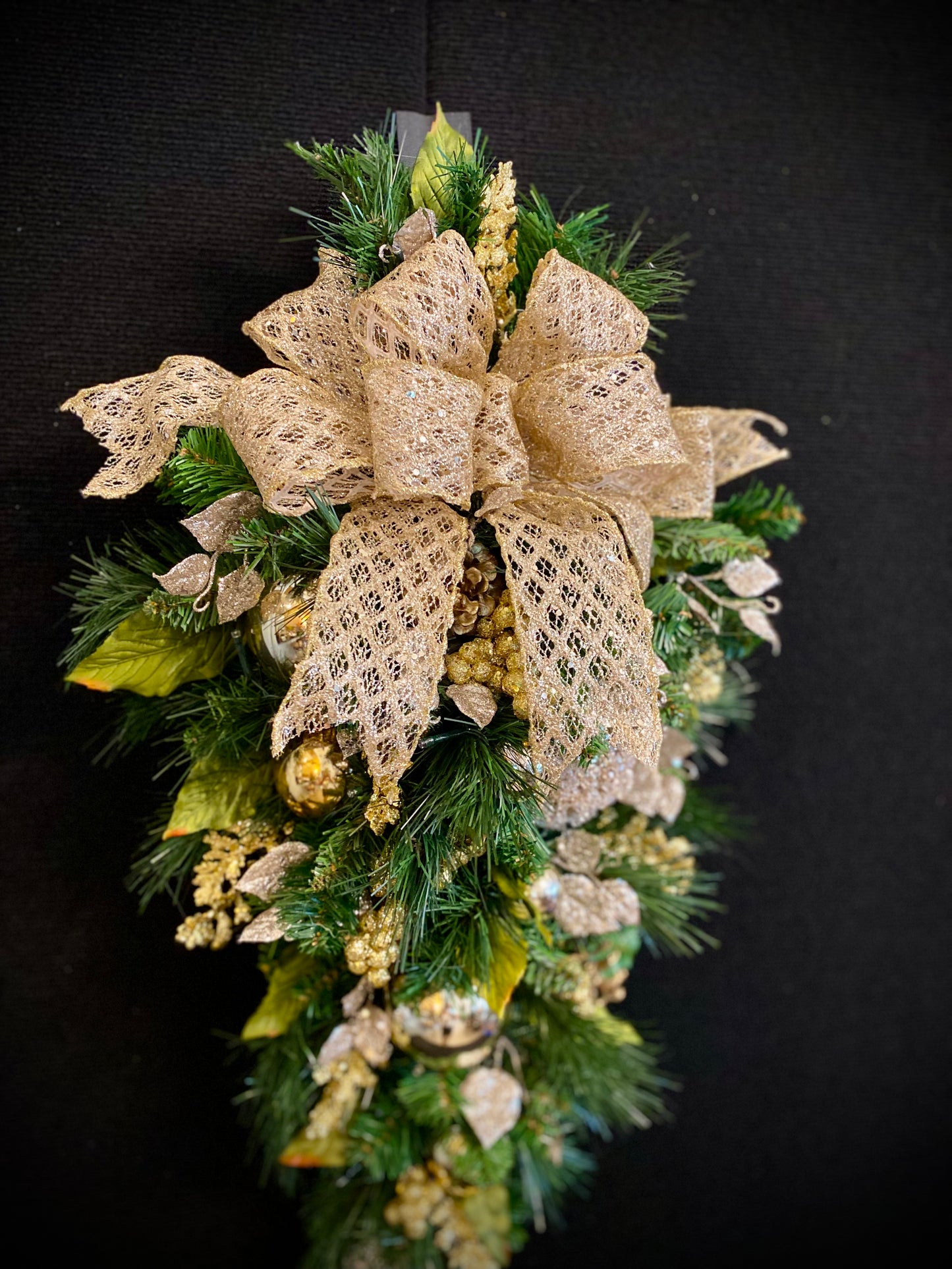 Luxury Gold Holiday Decor.   Front Door Wreath. Artificial Pre-Lit  Pre-Lighted LED  with  auto Timer