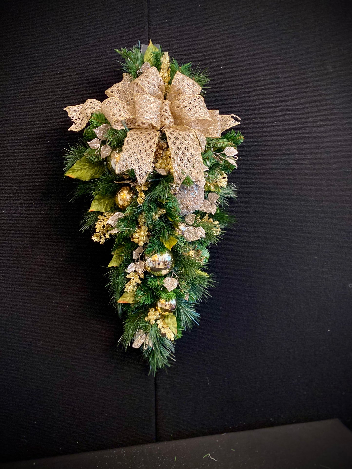 Luxury Gold Holiday Decor.   Front Door Wreath. Artificial Pre-Lit  Pre-Lighted LED  with  auto Timer