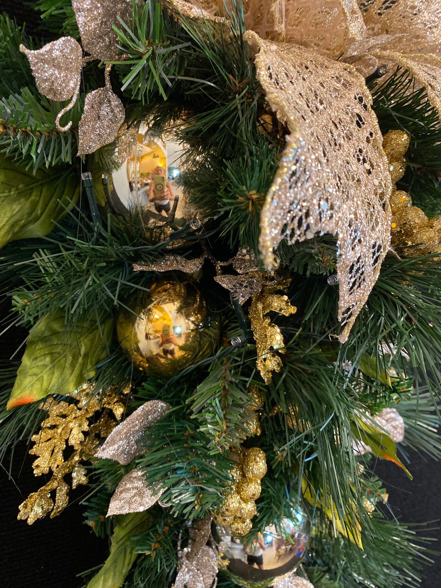 Luxury Gold Holiday Decor.   Front Door Wreath. Artificial Pre-Lit  Pre-Lighted LED  with  auto Timer