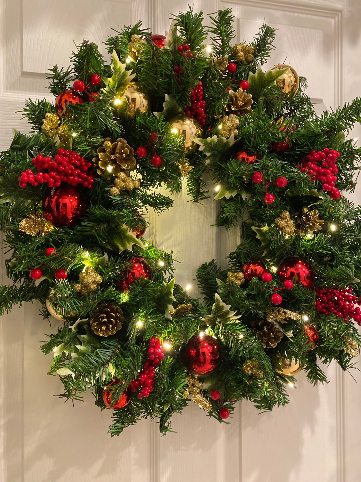 Wreath and Garland Holiday Decoration 2 piece Set.  Artificial Christmas Decoration, Pre-lit  and Pre- decorated