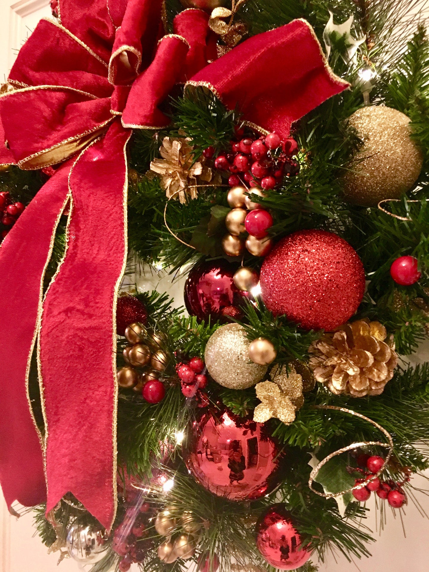 Pre-Lit Christmas Wreath, Red Velvet Bow, 48 LED, Timer