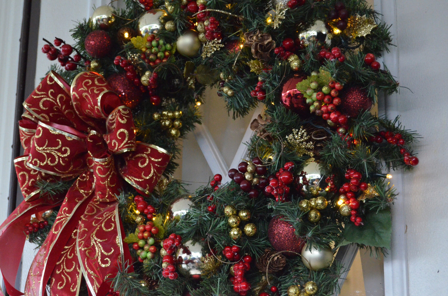 Pre-Lit Red Holiday Wreath with Berries and Bow, Cordless LED Decor