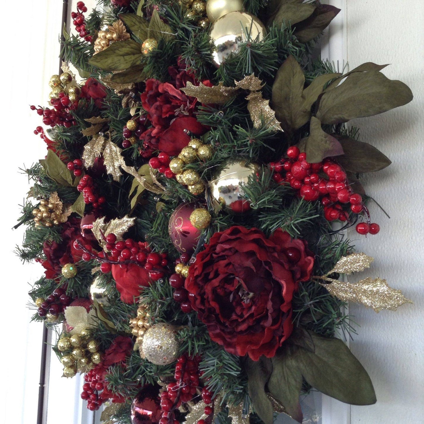Red Peony Christmas Wreath, 24 Inch LED Lighted Cordless Wreath