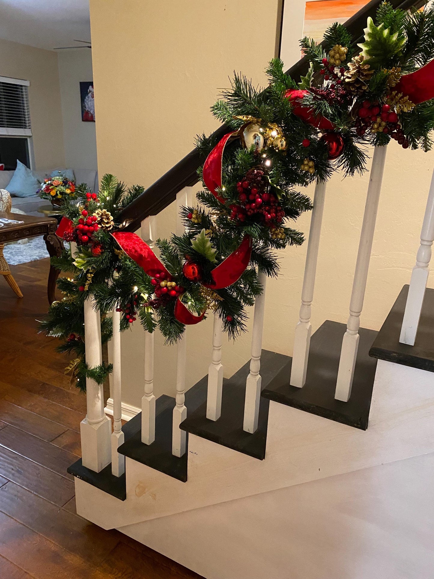 Staircase Christmas Garland, Red Velvet Ribbon, Cordless with LED Lights
