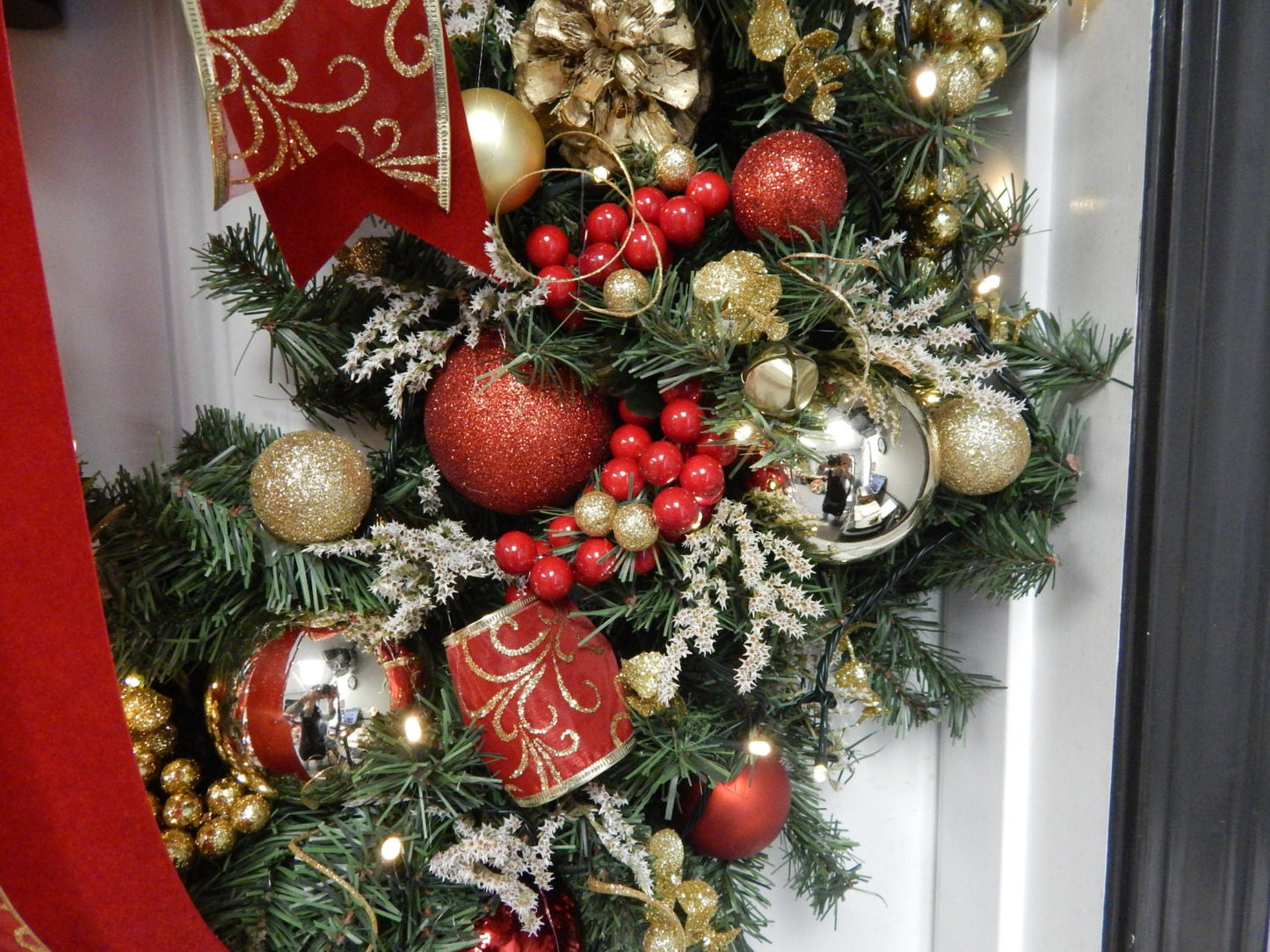 XL 36" Christmas Wreath, Lighted Wreath, Red Wreath, Cordless Wreath, Holiday Wreath,  Free Shippings.