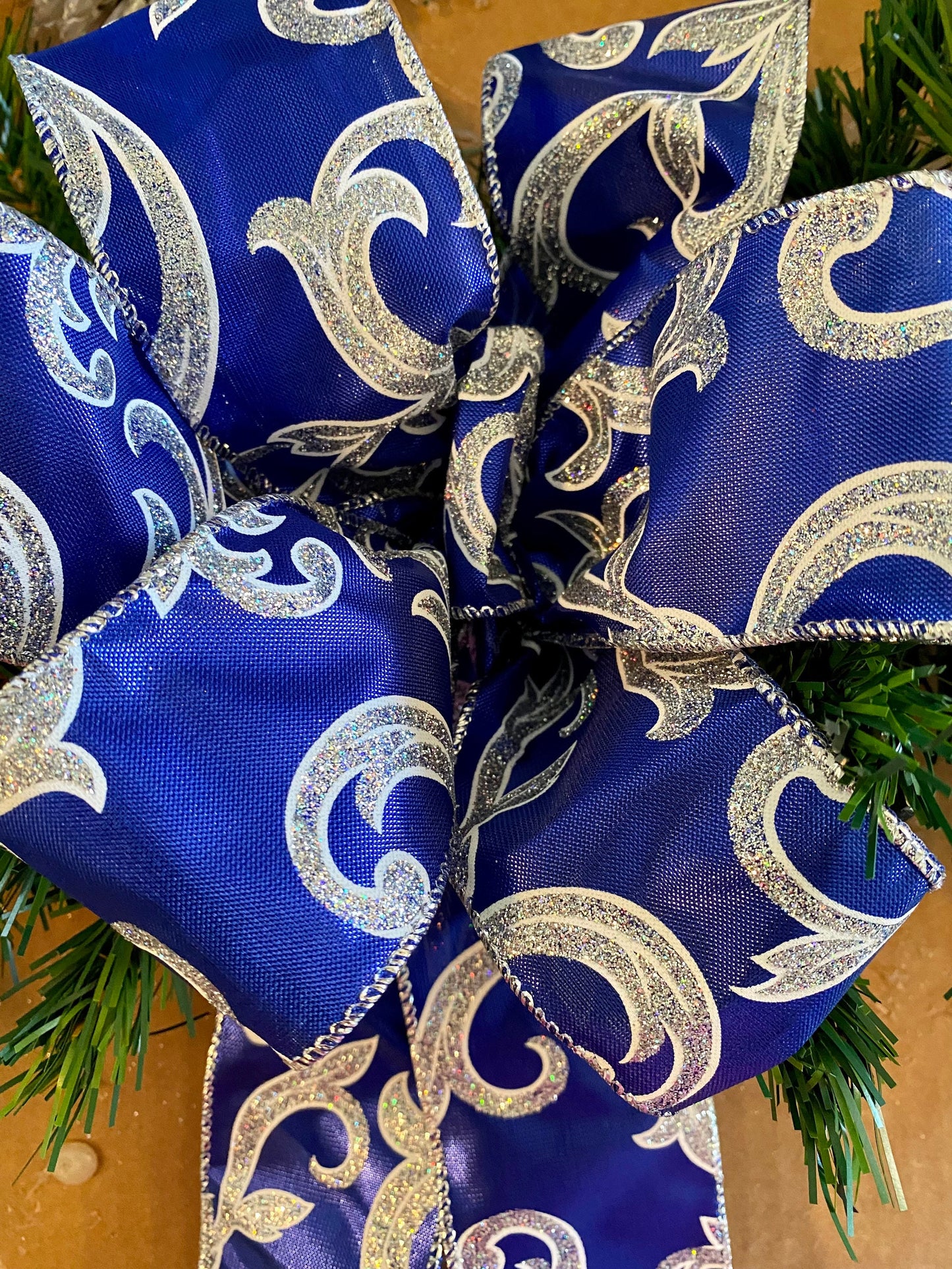 Royal Blue Velvet Christmas Wreath, Cordless LED, Timer