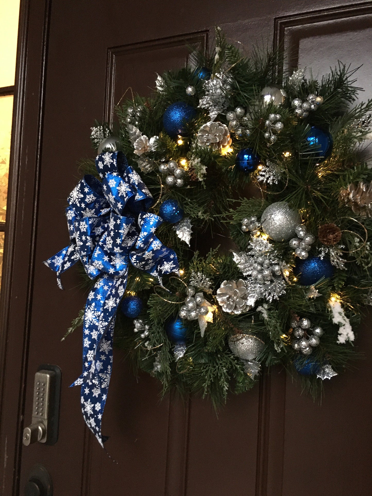 Blue  Snow flakes Christmas wreath pre lit  with timer option