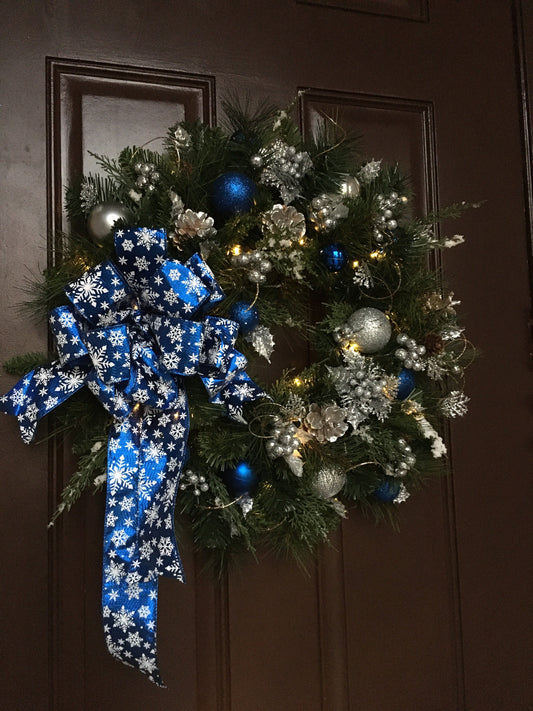 Blue  Snow flakes Christmas wreath pre lit  with timer option