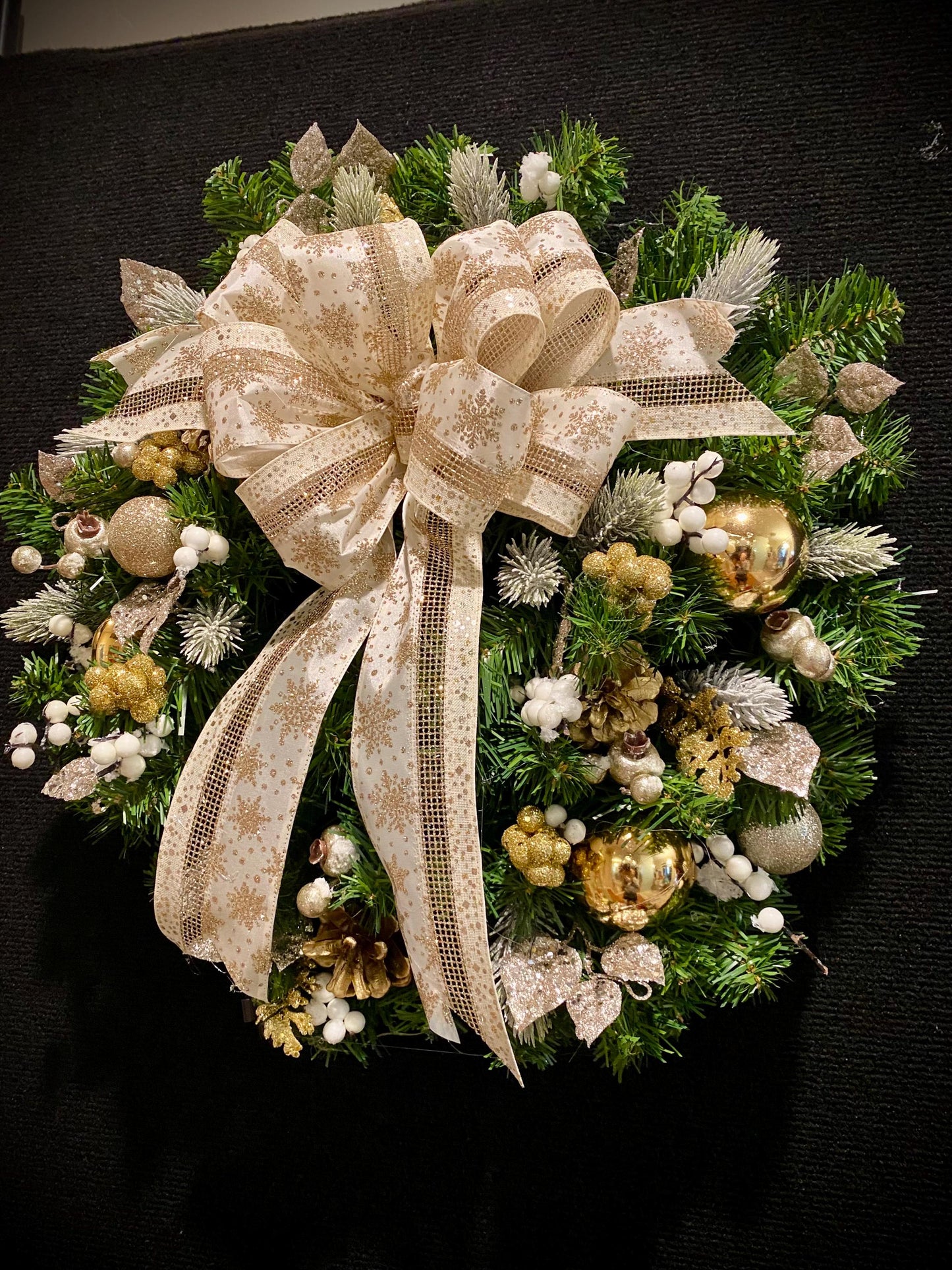 Champagne Christmas Wreath, LED, Snowflake Ribbon
