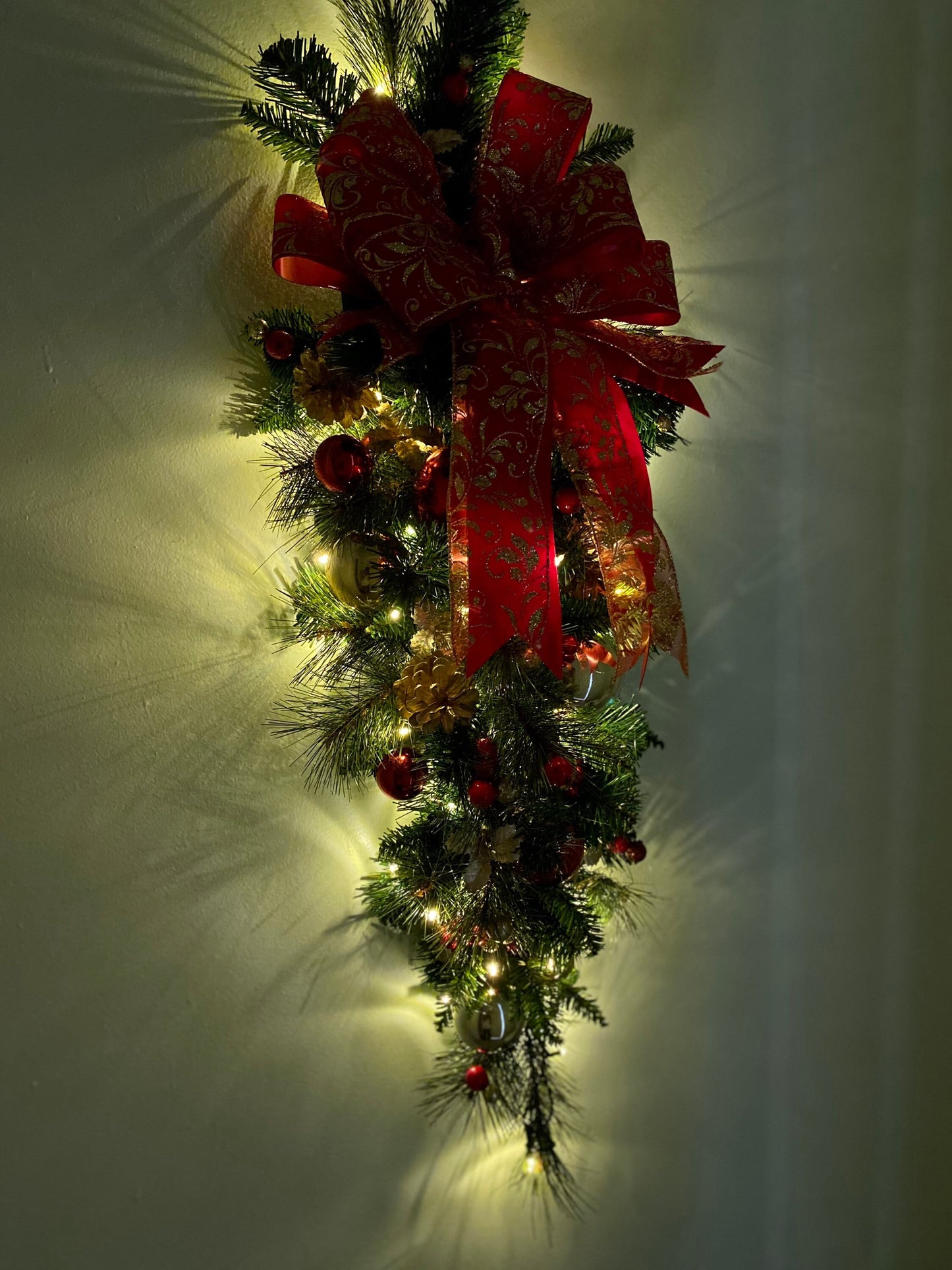 Pre-Lit Christmas Teardrop Swag, Red & Gold Ribbon, Cordless Decor